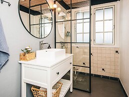 Cozy Cottage by the Sea-by Traum