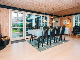 Cozy Cottage by the Sea-by Traum