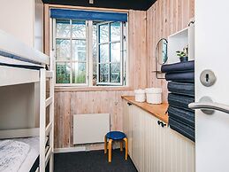 Cozy Cottage by the Sea-by Traum