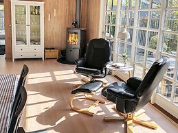 Cozy Cottage by the Sea-by Traum