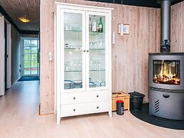 Cozy Cottage by the Sea-by Traum