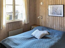Cozy Cottage by the Sea-by Traum