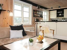 Cozy Cottage by the Sea-by Traum