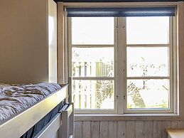 Cozy Cottage by the Sea-by Traum