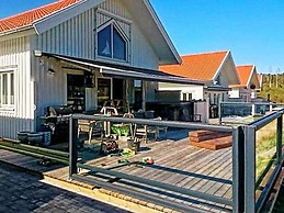 8 Person Holiday Home in Stromstad