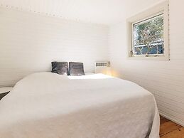 6 Person Holiday Home in Follenslev