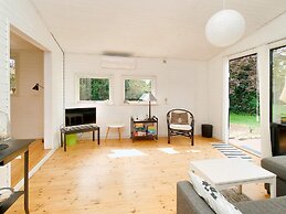 6 Person Holiday Home in Follenslev