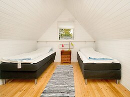 6 Person Holiday Home in Follenslev