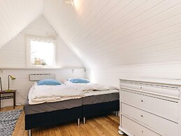 6 Person Holiday Home in Follenslev