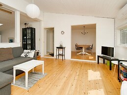 6 Person Holiday Home in Follenslev