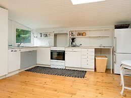 6 Person Holiday Home in Follenslev