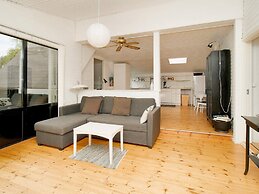 6 Person Holiday Home in Follenslev