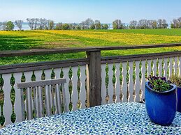 Lakeview Cottage Retreat-by Traum