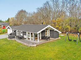 Bright Cottage Retreat in Silkeborg-by Traum