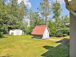 Cozy Log Cabin Retreat-by Traum
