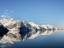 10 Person Holiday Home in Lyngseidet