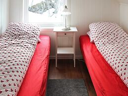 10 Person Holiday Home in Lyngseidet