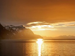 10 Person Holiday Home in Lyngseidet