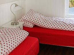 10 Person Holiday Home in Lyngseidet