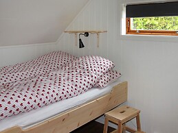 10 Person Holiday Home in Lyngseidet