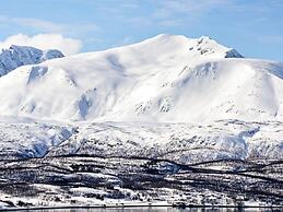 10 Person Holiday Home in Lyngseidet