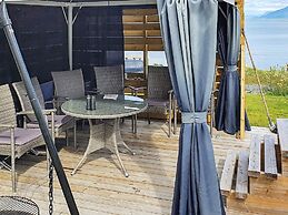 10 Person Holiday Home in Lyngseidet