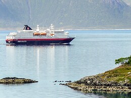 5 Person Holiday Home in Selsoyvik