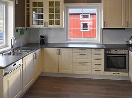 6 Person Holiday Home in Oksvoll