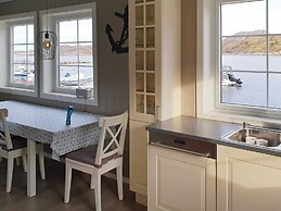 6 Person Holiday Home in Oksvoll