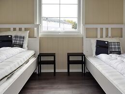 6 Person Holiday Home in Oksvoll