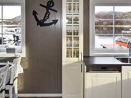 6 Person Holiday Home in Oksvoll