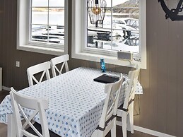 6 Person Holiday Home in Oksvoll