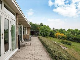 Tranquil Holiday Home in Ebeltoft near Sea
