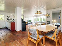 Tranquil Oasis With Sauna and Whirlpool-by Traum