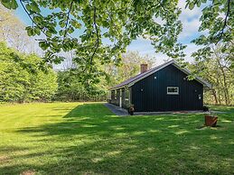 Tranquil Oasis With Sauna and Whirlpool-by Traum