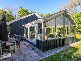 Tranquil Oasis With Sauna and Whirlpool-by Traum