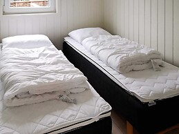 6 Person Holiday Home in Urangsvag