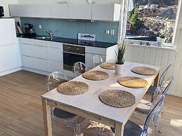 6 Person Holiday Home in Urangsvag