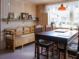 Charming Cottage by Sjunnaryd Lake