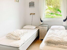 9 Person Holiday Home in Reksteren