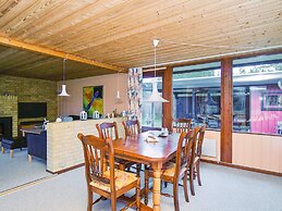6 Person Holiday Home in Store Fuglede-by Traum
