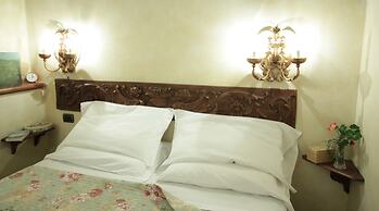 Oro Fine Studio in quiet Residence with Garden and Rooftop