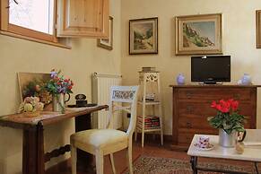 Oro Fine Studio in quiet Residence with Garden and Rooftop