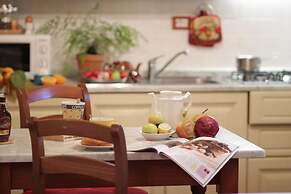 Oro Fine Studio in quiet Residence with Garden and Rooftop