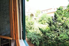 Incenso Fine Studio in quiet Residence with Garden and Rooftop