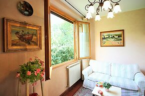 Incenso Fine Studio in quiet Residence with Garden and Rooftop