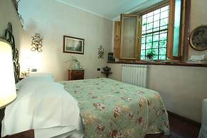 Incenso Fine Studio in quiet Residence with Garden and Rooftop