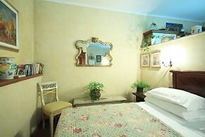 Mirra Fine Studio in quiet Residence with Garden and Rooftop