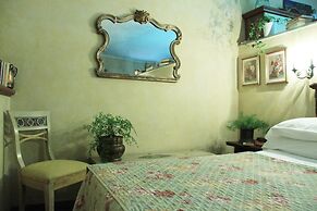 Mirra Fine Studio in quiet Residence with Garden and Rooftop