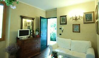 Mirra Fine Studio in quiet Residence with Garden and Rooftop